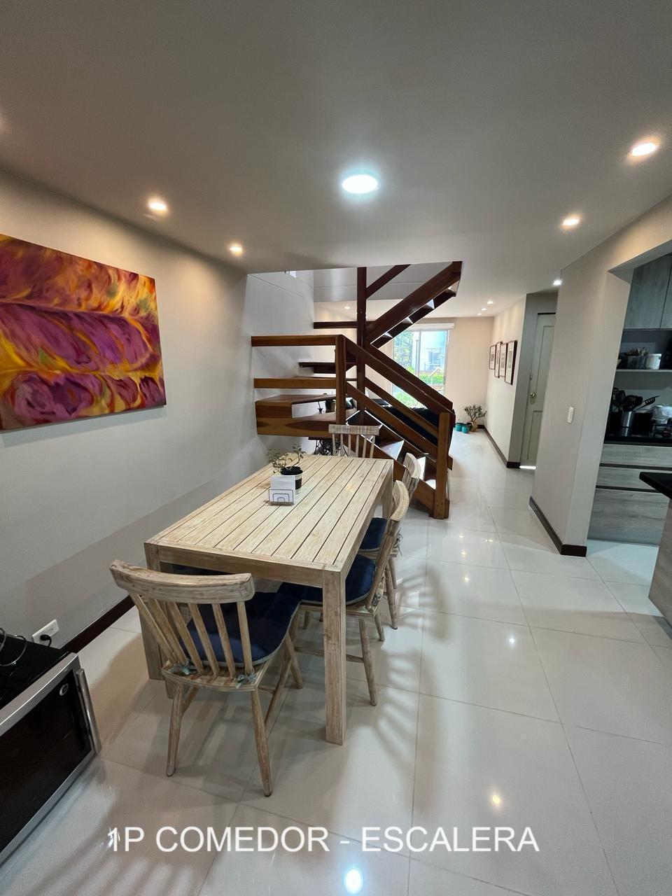 Casa en arriendo en Envigado Alcala