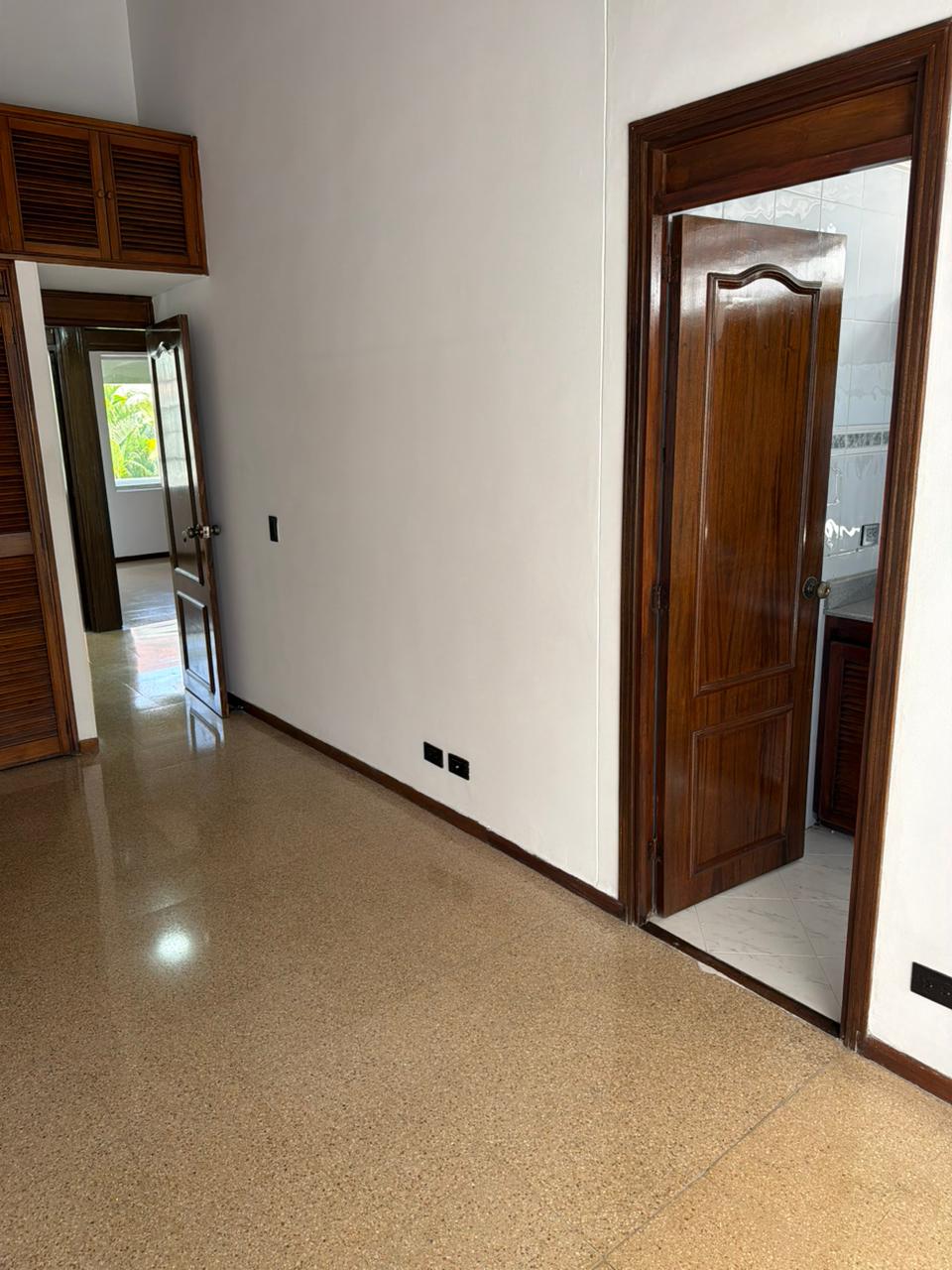 Casa para Arriendo  en Loma de los Bernal Medellín
