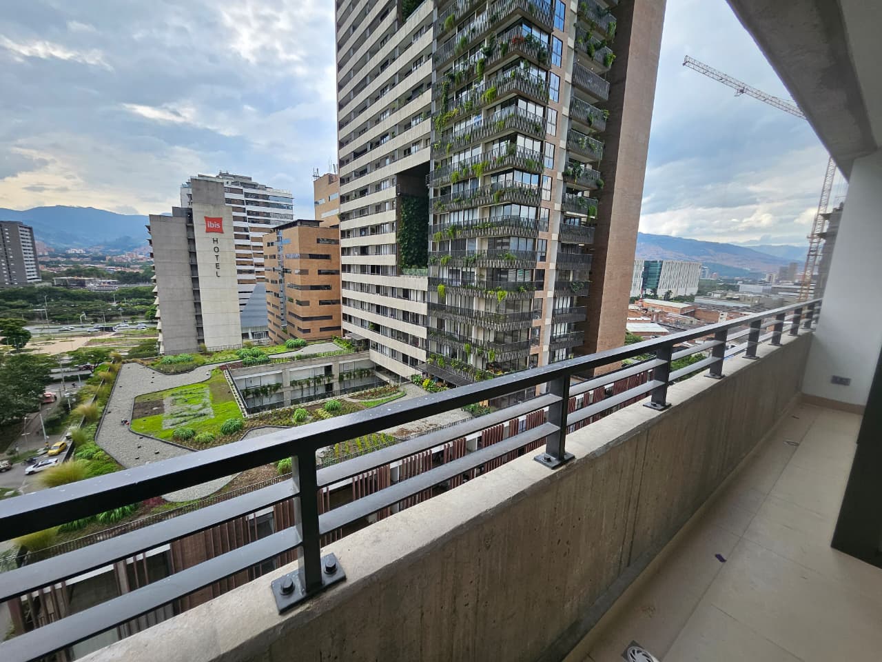 Apartaestudio para estrenar en arriendo Ciudad del Río El Poblado