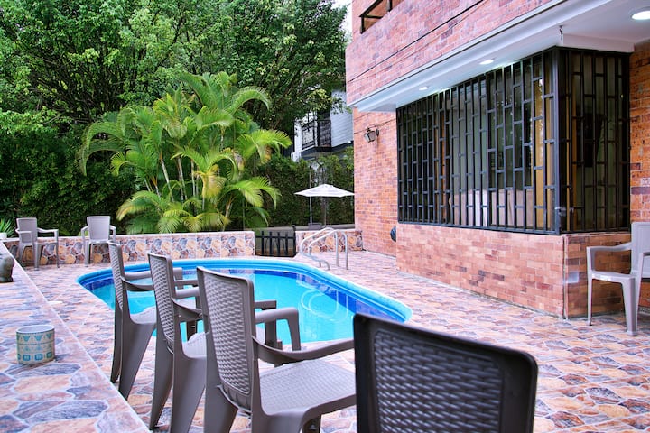 Apartamento para la venta en Medellin Poblado Los Parra