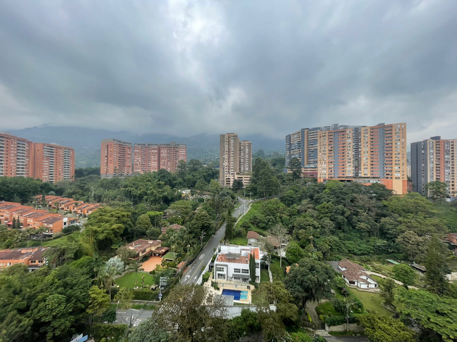 Apartamento para arriendo en Envigado Loma las brujas