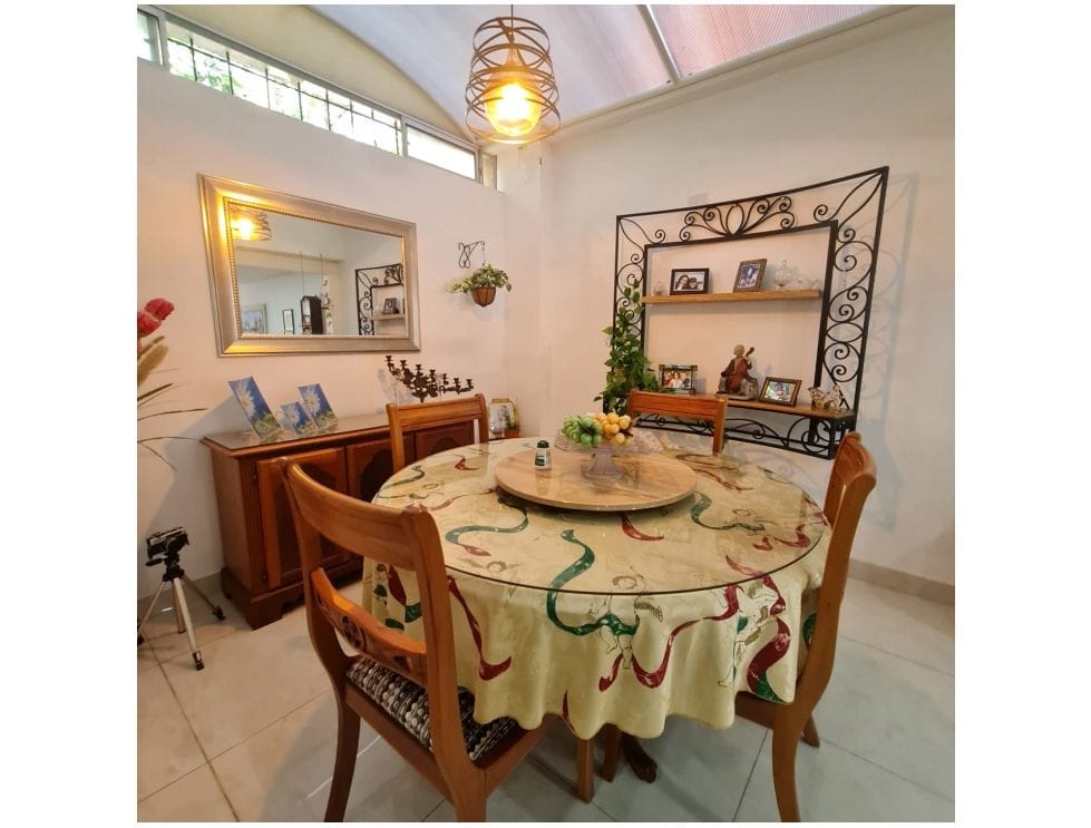 Casa para la venta en La Mota Medellin