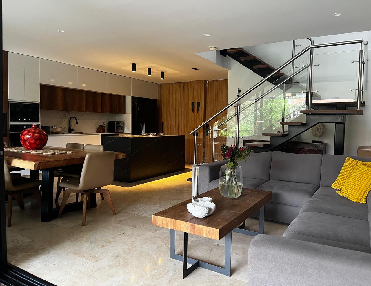 Casa para la venta en Envigado la Calleja