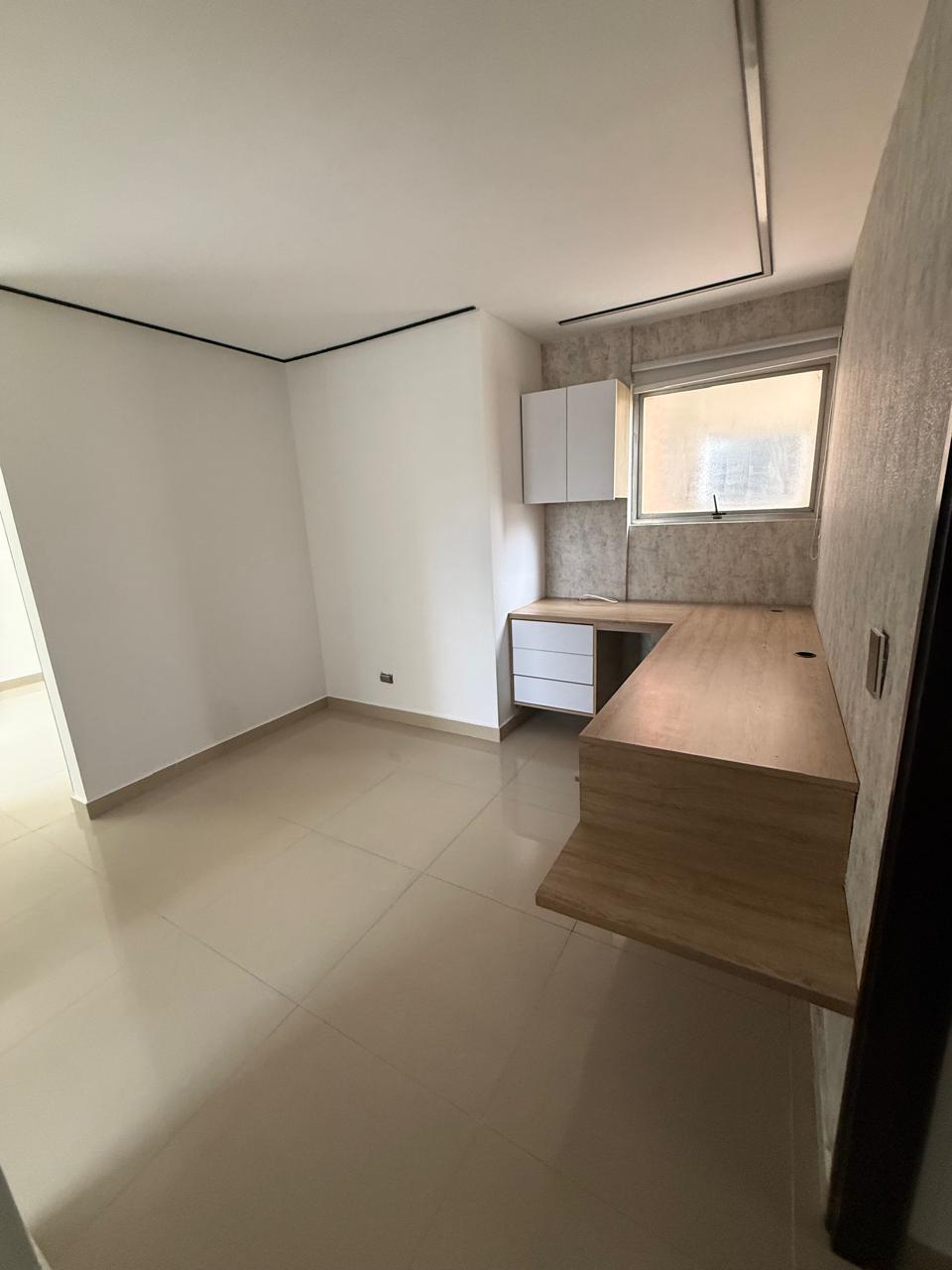 Venta de apartamento en Loma de Los Bernal  Medellin