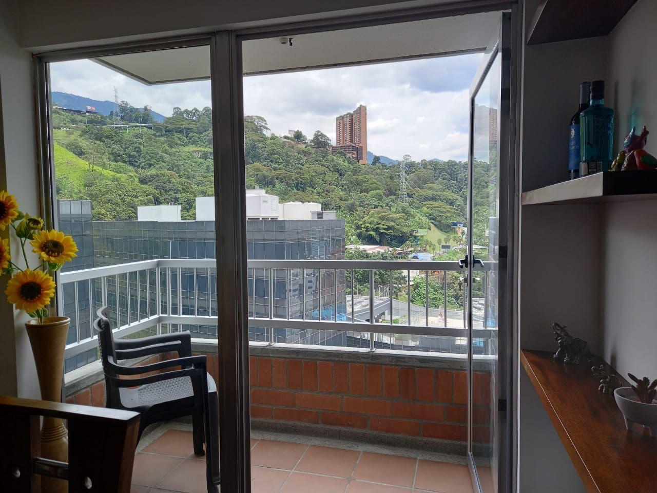 Apartamento amoblado en arriendo Loma de San Julian Poblado