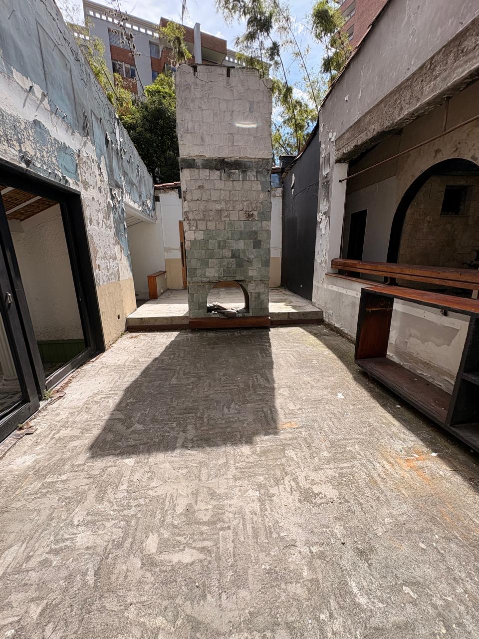 Casa Lote para venta en Poblado  Castropol