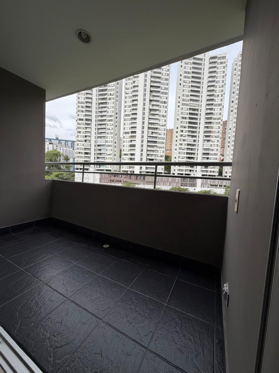 Apartamento en arriendo en Loma del Indio El Poblado Medellín