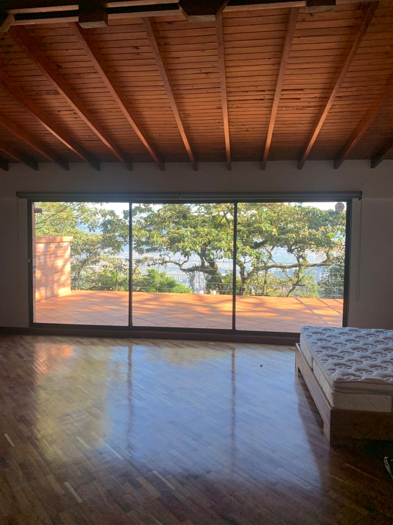 Casa en venta en las Palmas Medellin para rentas cortas