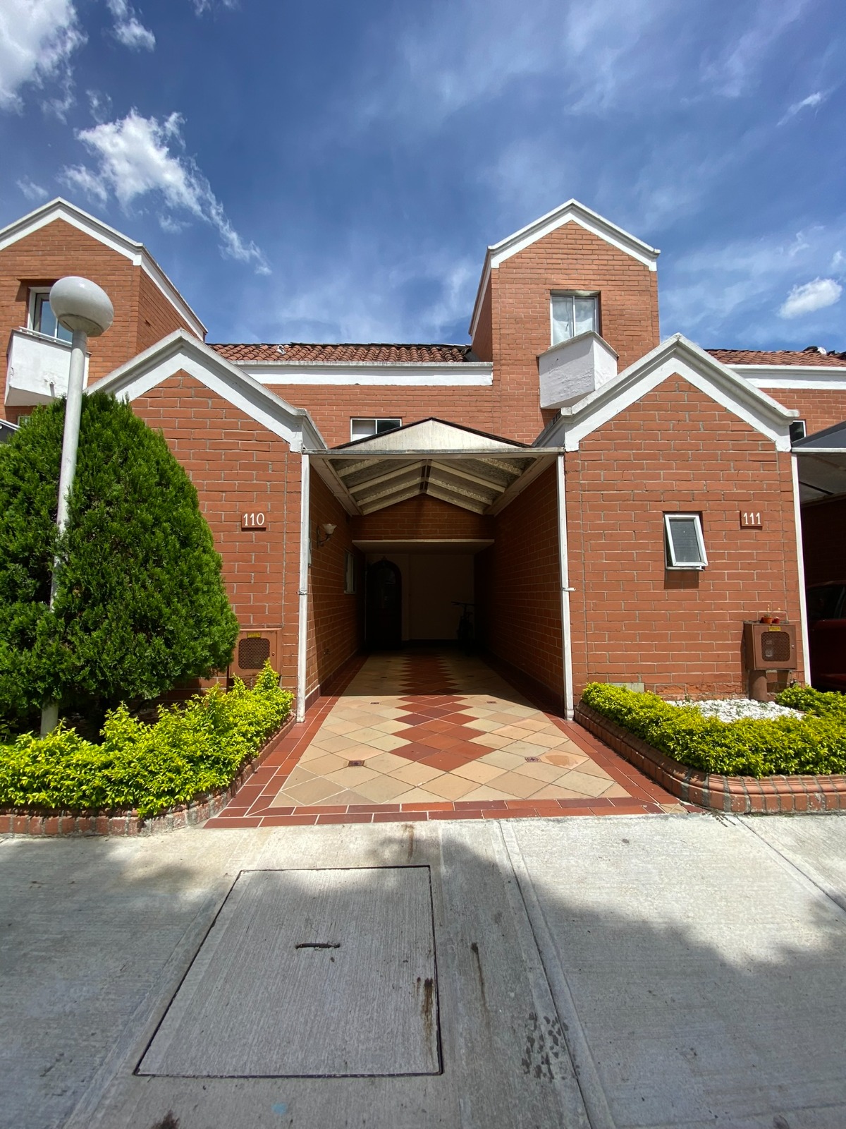 Casa para venta en la mota Medellin