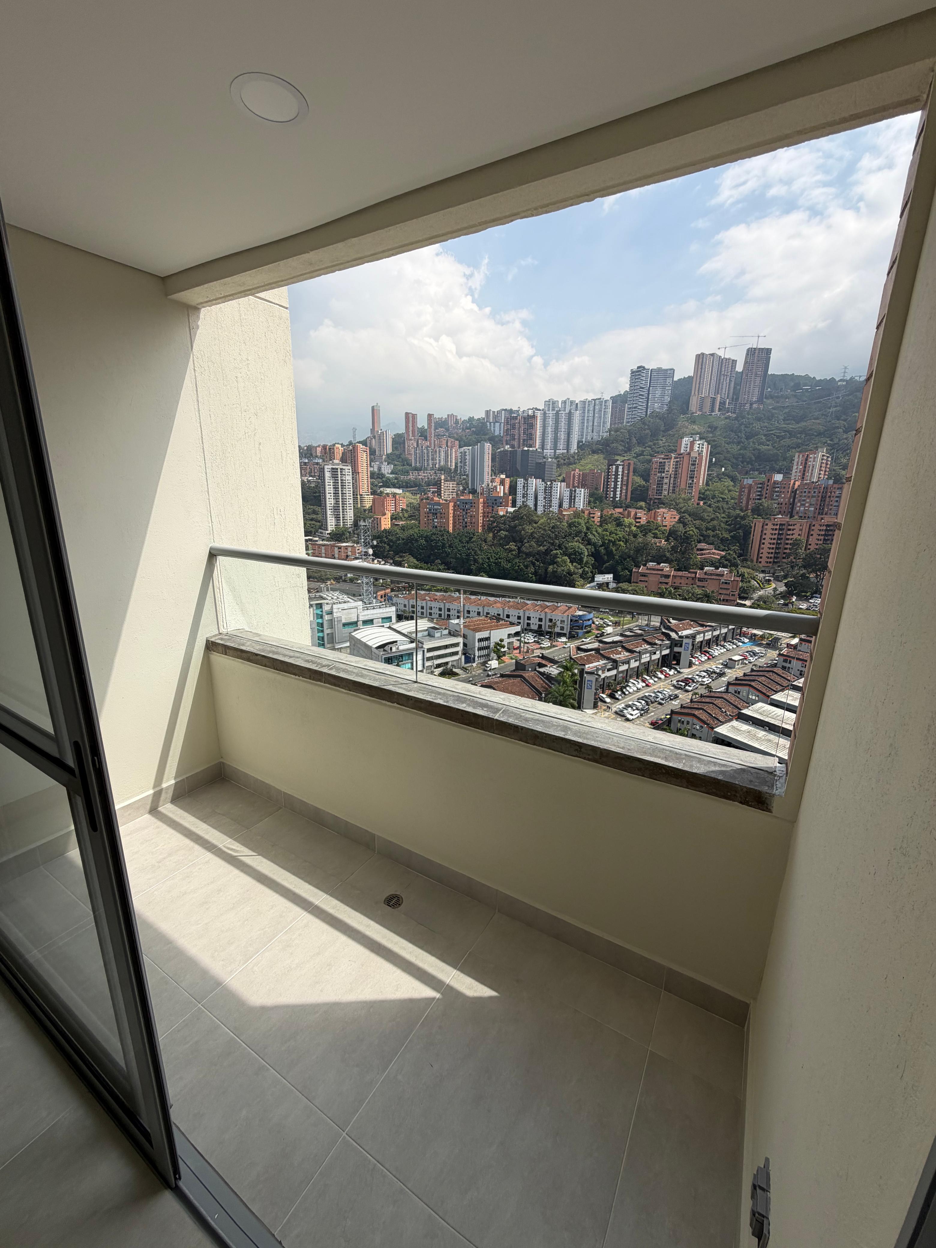 Apartamento en venta en Ciudad del Rio  Poblado Medellín
