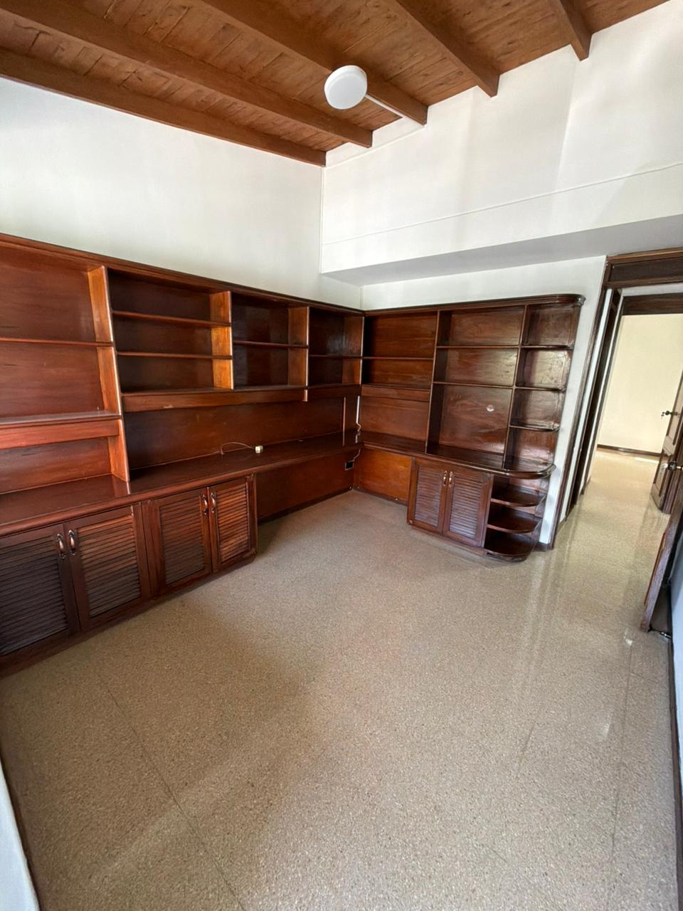 Casa para Arriendo  en Loma de los Bernal Medellín