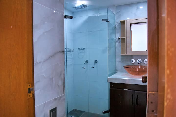 Apartamento para la venta en Medellin Poblado Los Parra