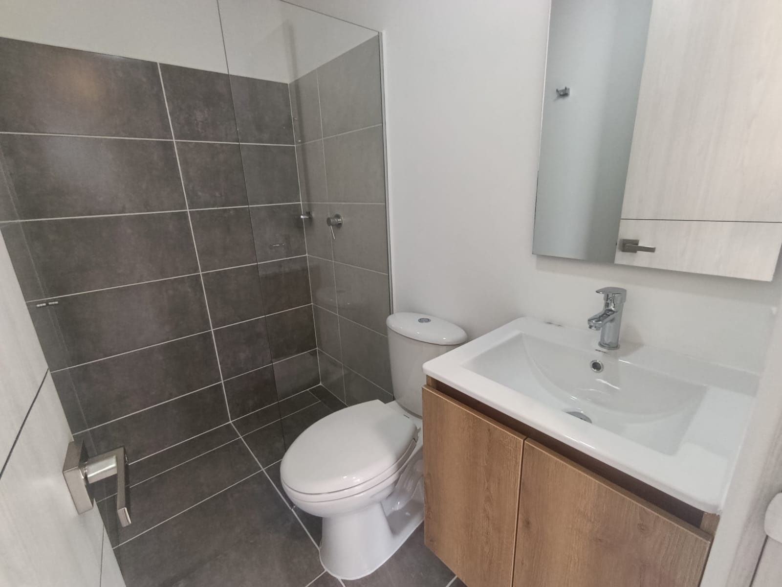 Arriendo apartamento en La Estrella para estrenar