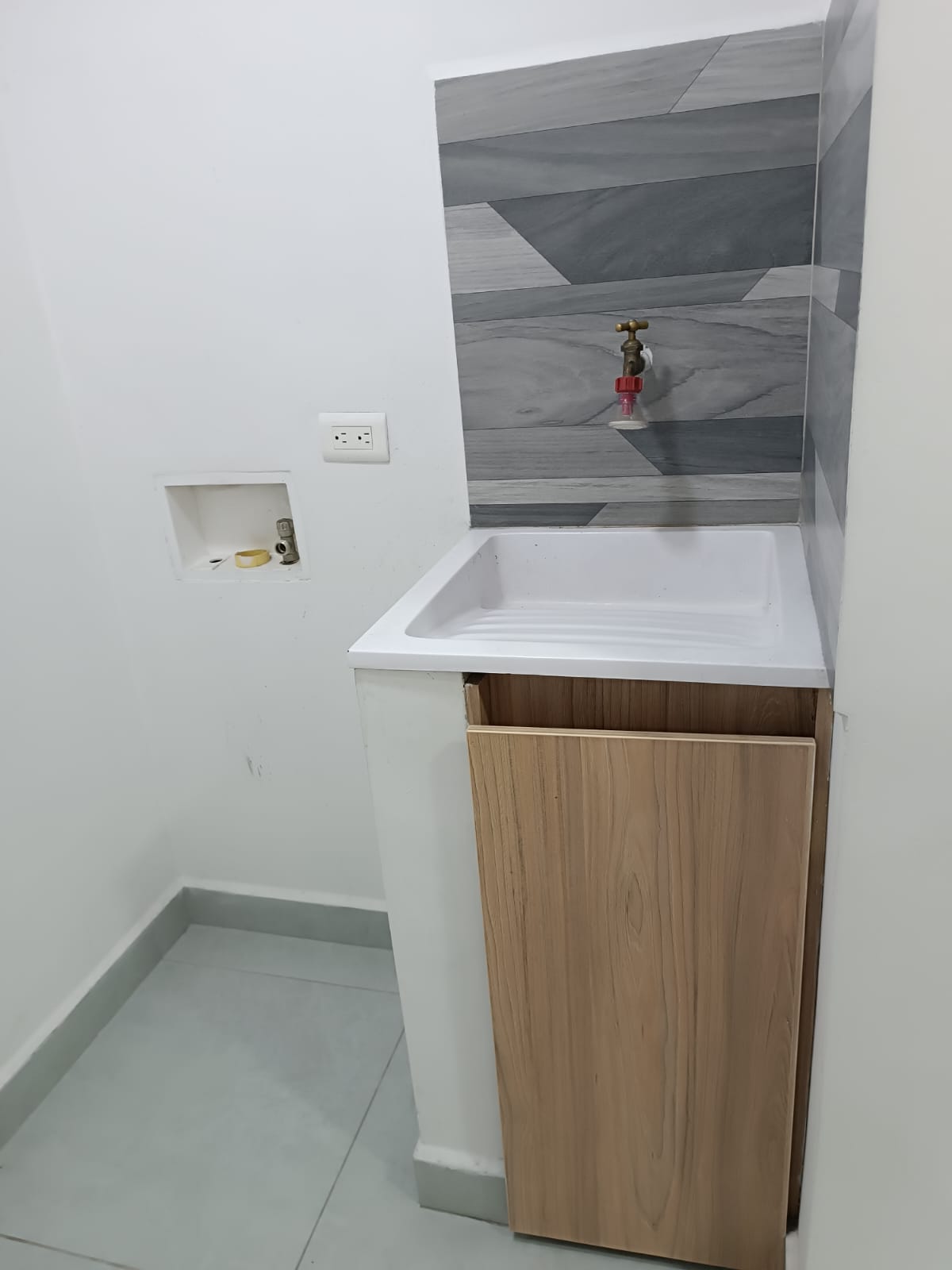 Apartamento para venta  en Loma del Indio Medellín