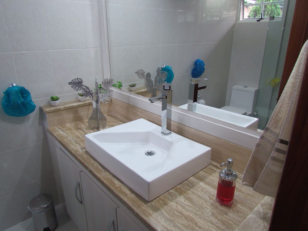 Casa en venta en Envigado loma Benedictinos