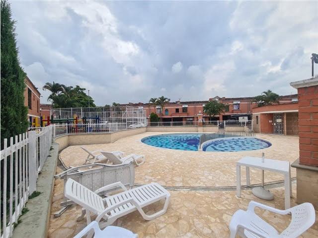 CASA EN VENTA EN UNIDAD CERRADA SECTOR LA MOTA MEDELLIN ANTIOQUIA