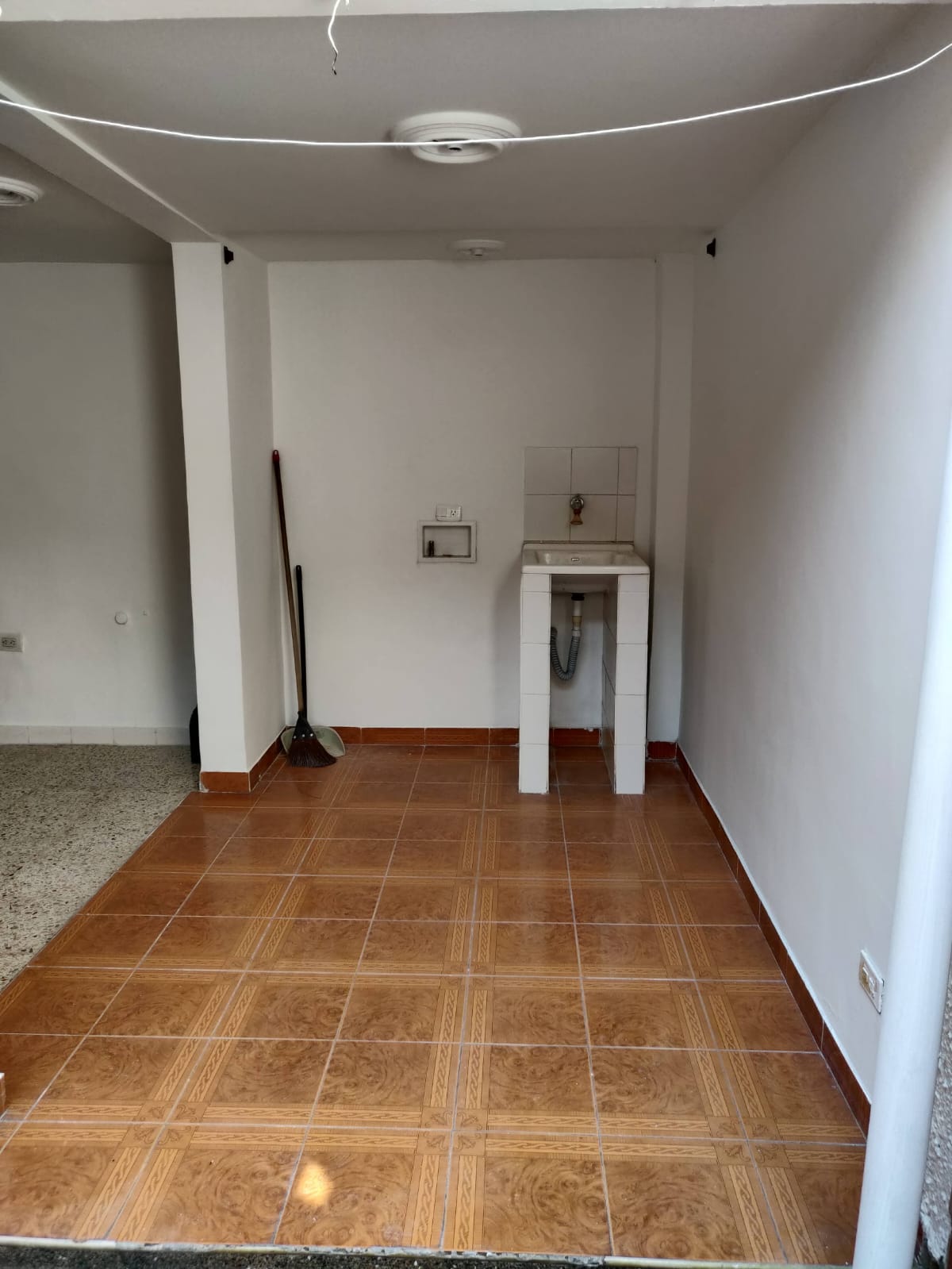 CASA  DE 3 NIVELES EN VENTA LA MOTA MEDELLIN-ANTIOQUIA