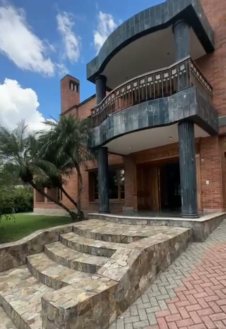 Casa en Venta La Calera El Poblado Medellin