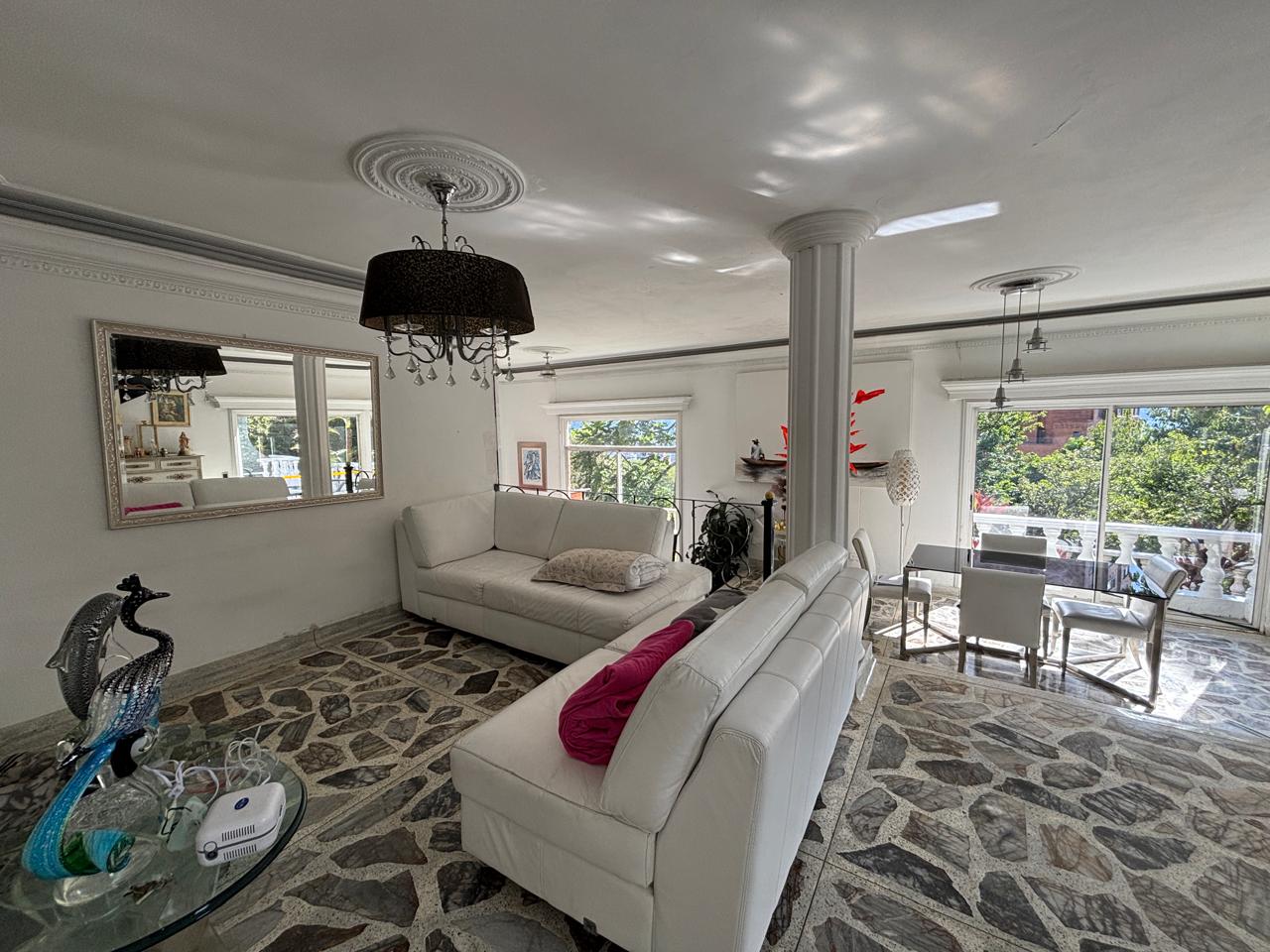 CASA LUJOSA PARA ARRIENDO AMOBLADA EN POBLADO, LAS PALMAS