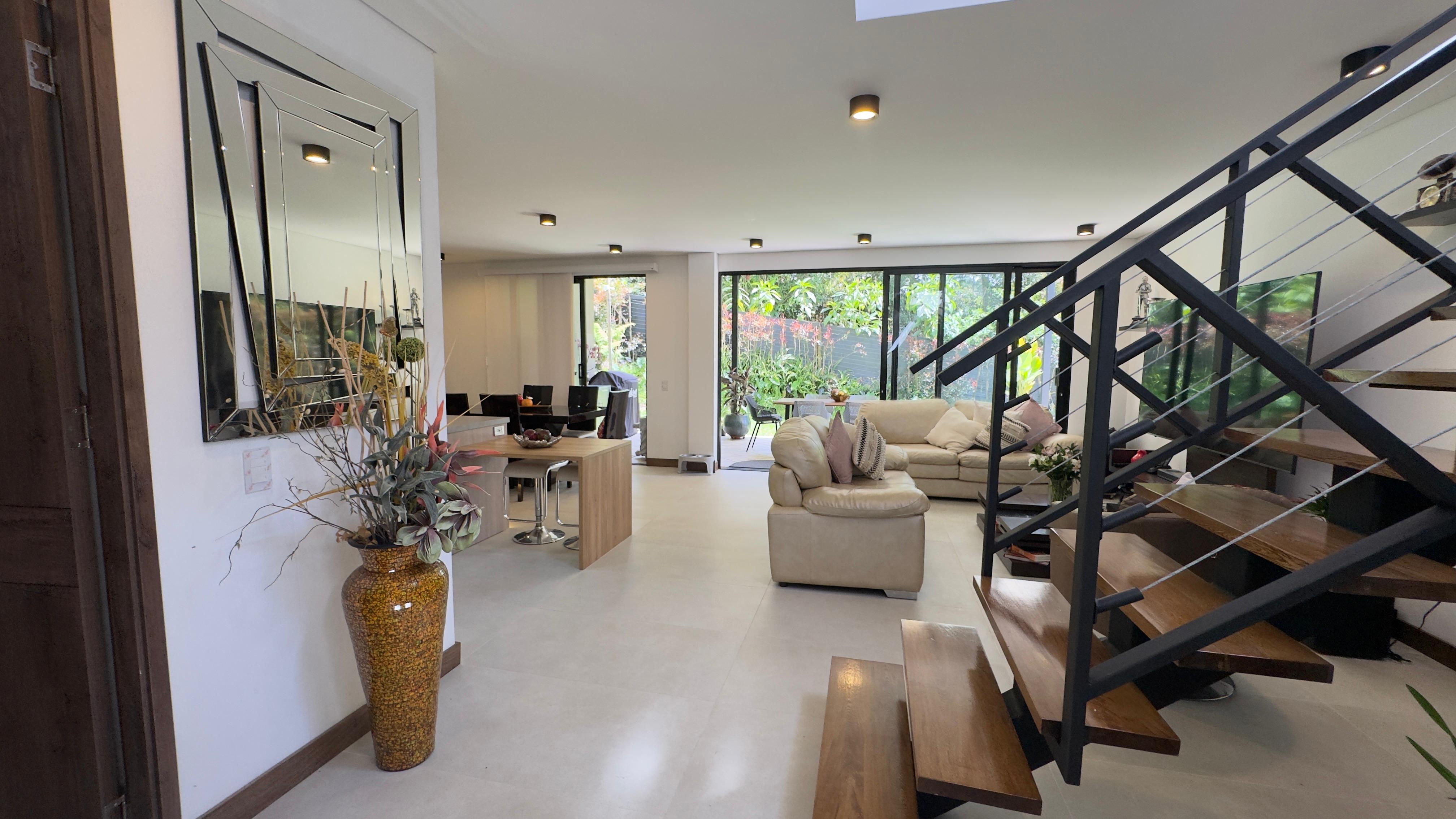 Venta de casa en El Retiro Macedonia