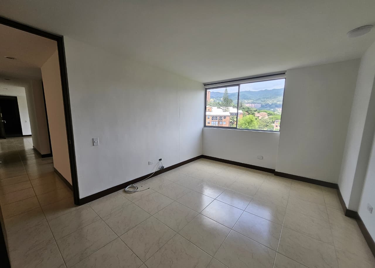 Apartamento en arriendo en la Loma del Escobero Envigado
