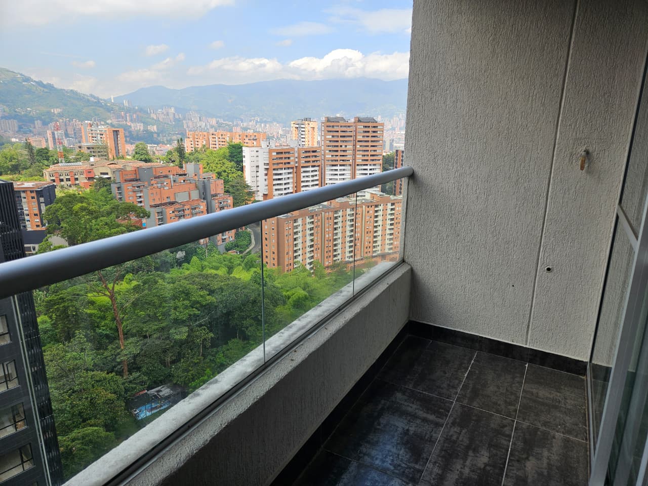 Apartamento amoblado en arriendo en La Loma del Esmeraldal Envigado