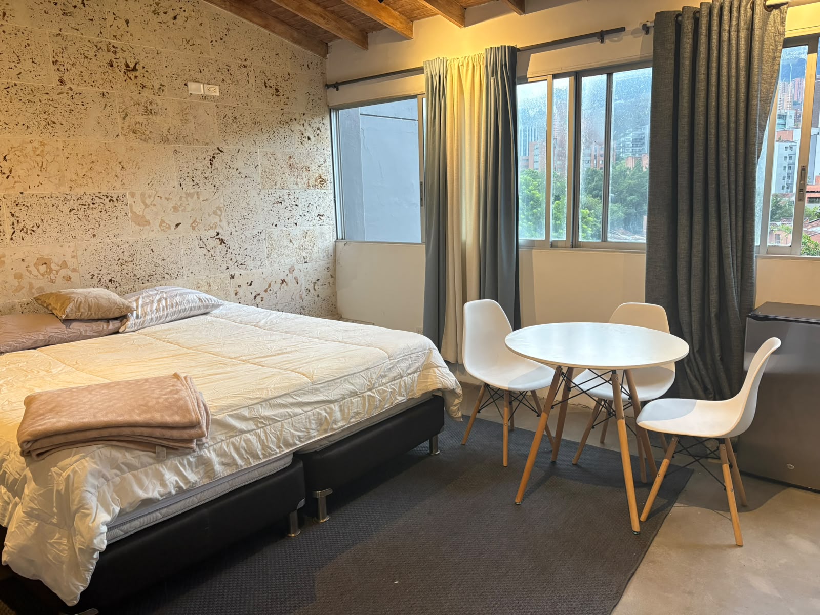 Vendo Apartamento pent-house en Aguátala Poblado Medellín
