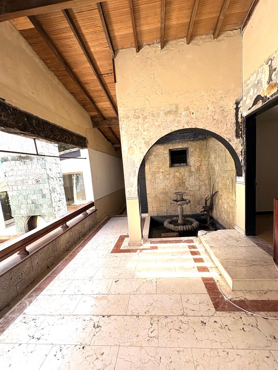 Casa Lote para venta en Poblado  Castropol