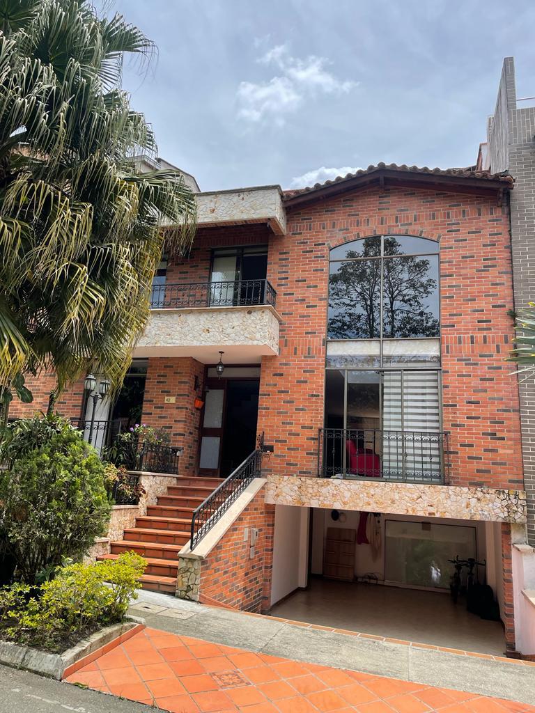 VENDO CASA EN SABANETA ANTIOQUIA