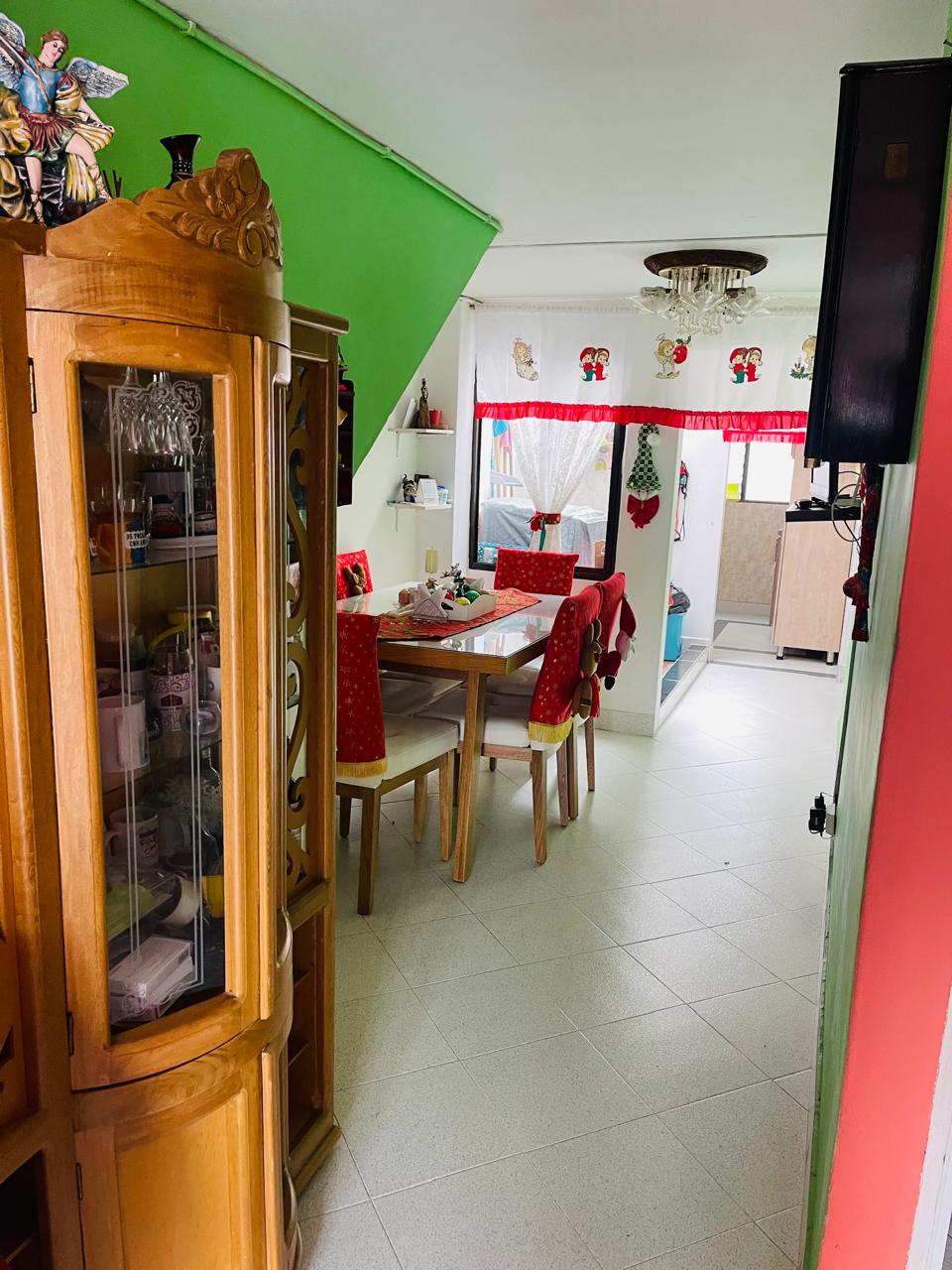 VENDO CASA EN ROBLEDO LOPEZ DE MESA MEDELLIN