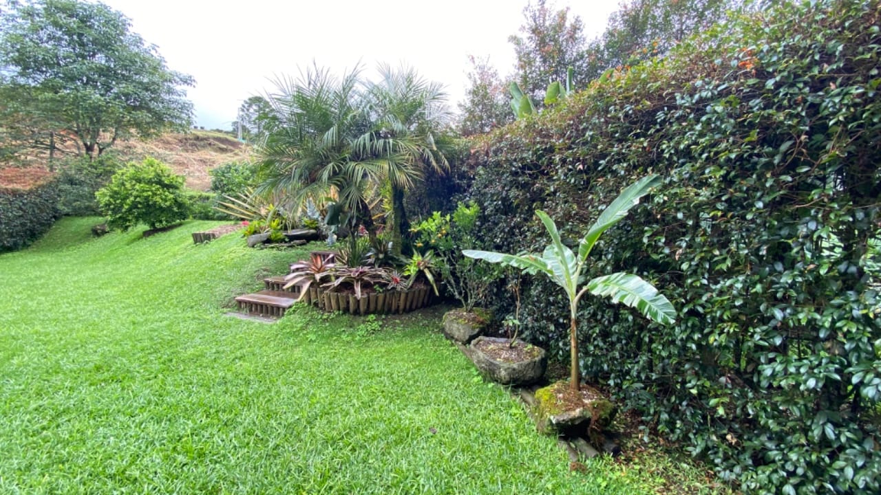 Venta de casa en El Retiro cerca al parque