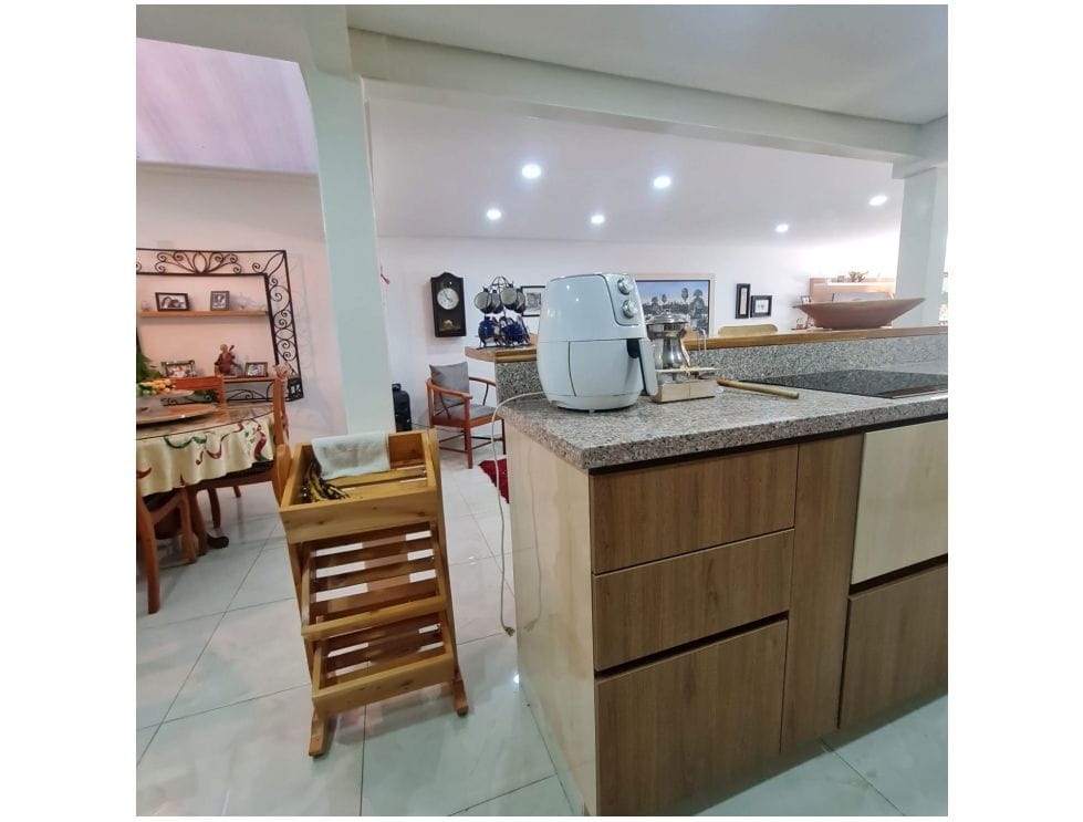 Casa para la venta en La Mota Medellin