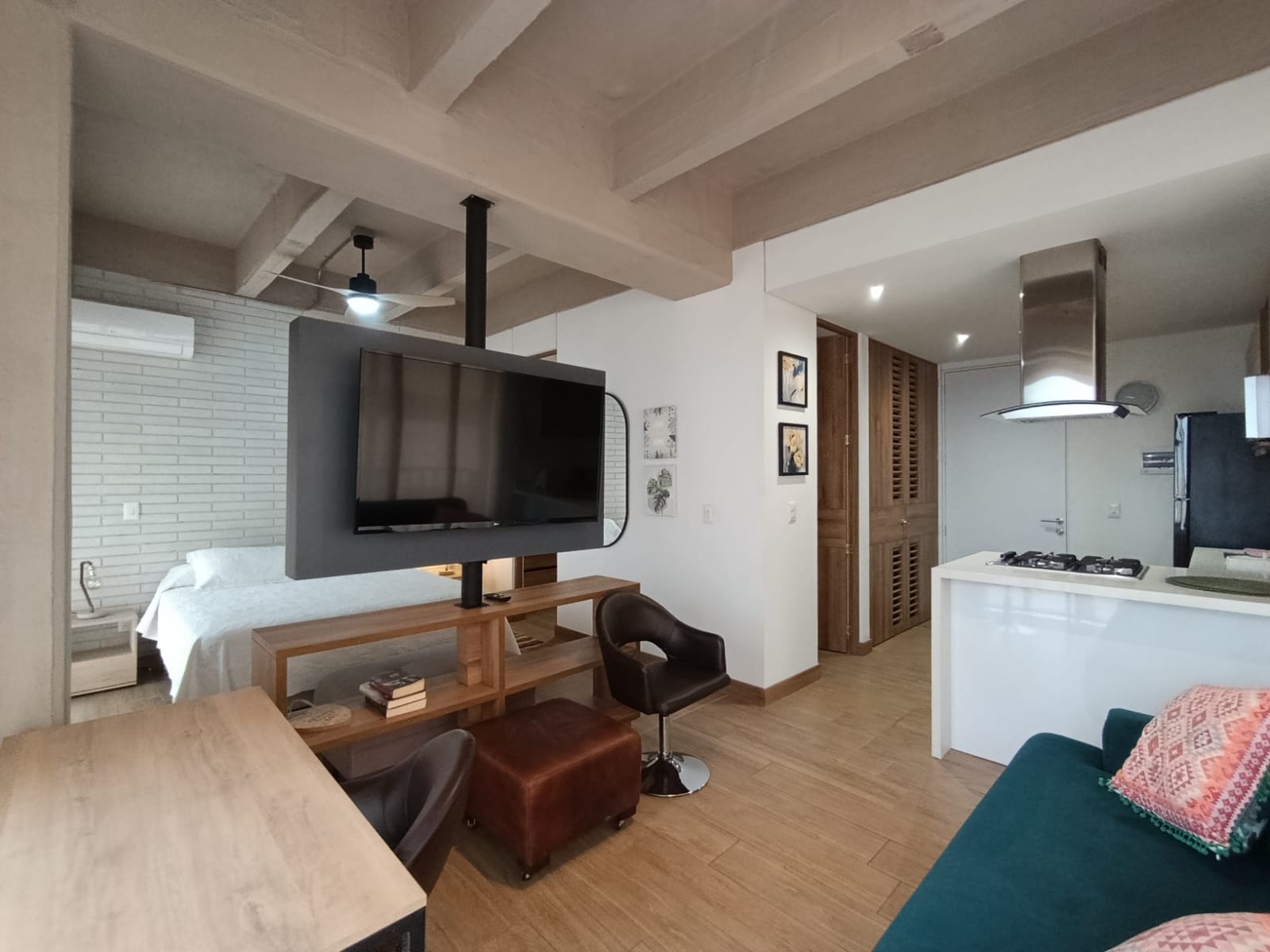 Apartaestudio amoblado para arriendo en Ciudad del Río El Poblado