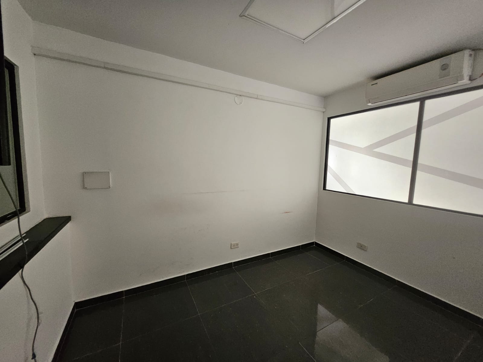 Casa comercial para arriendo en La 80 Floresta