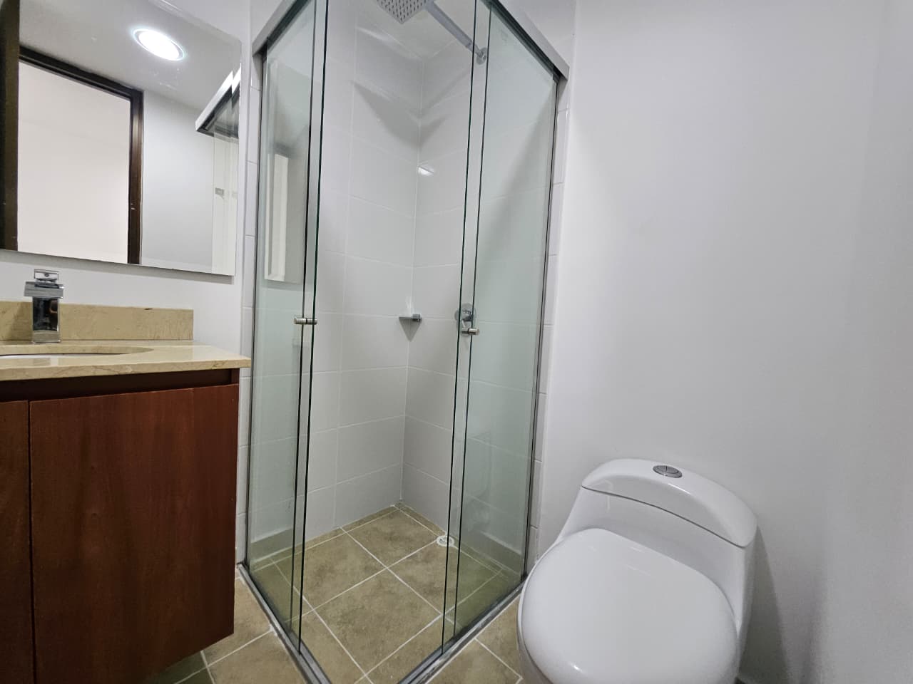 Apartamento para arriendo en La Loma del Indio El Poblado