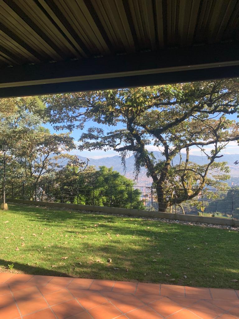 Casa en venta en las Palmas Medellin para rentas cortas