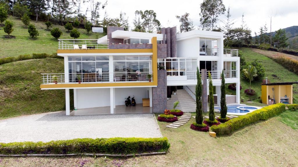Casa finca en venta en Guatapé  Antioquia con acceso a la represa