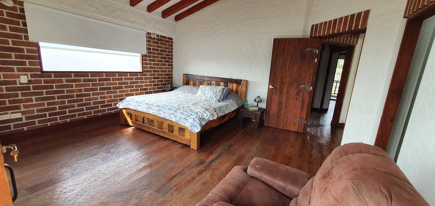 Casa para la venta en La Estrella Cerca del Parque - Antioquia