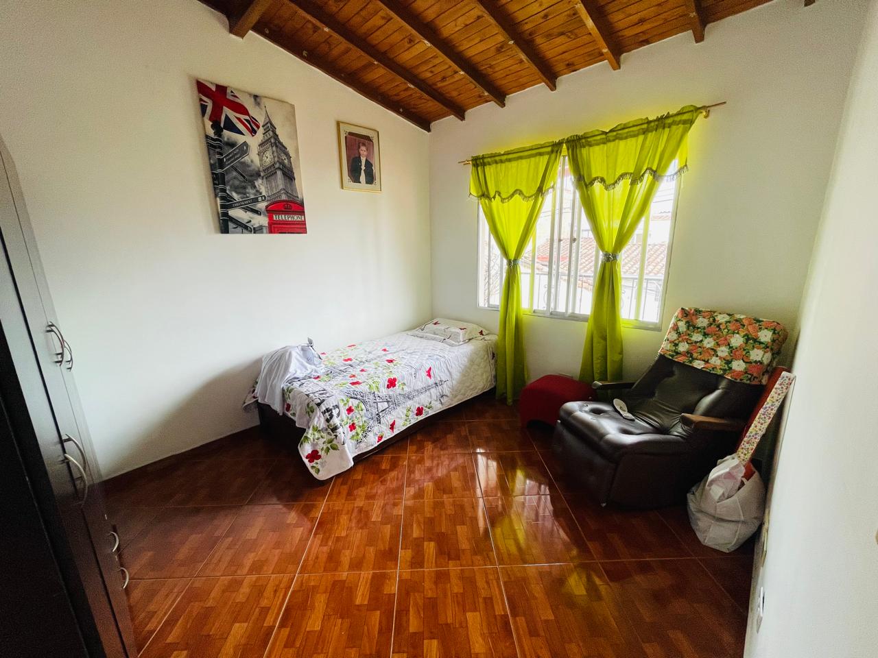 VENDO CASA EN ROBLEDO LOPEZ DE MESA MEDELLIN
