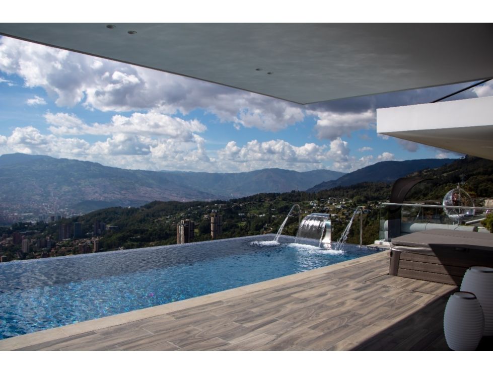 Exclusiva casa en venta en las Palmas Medellin