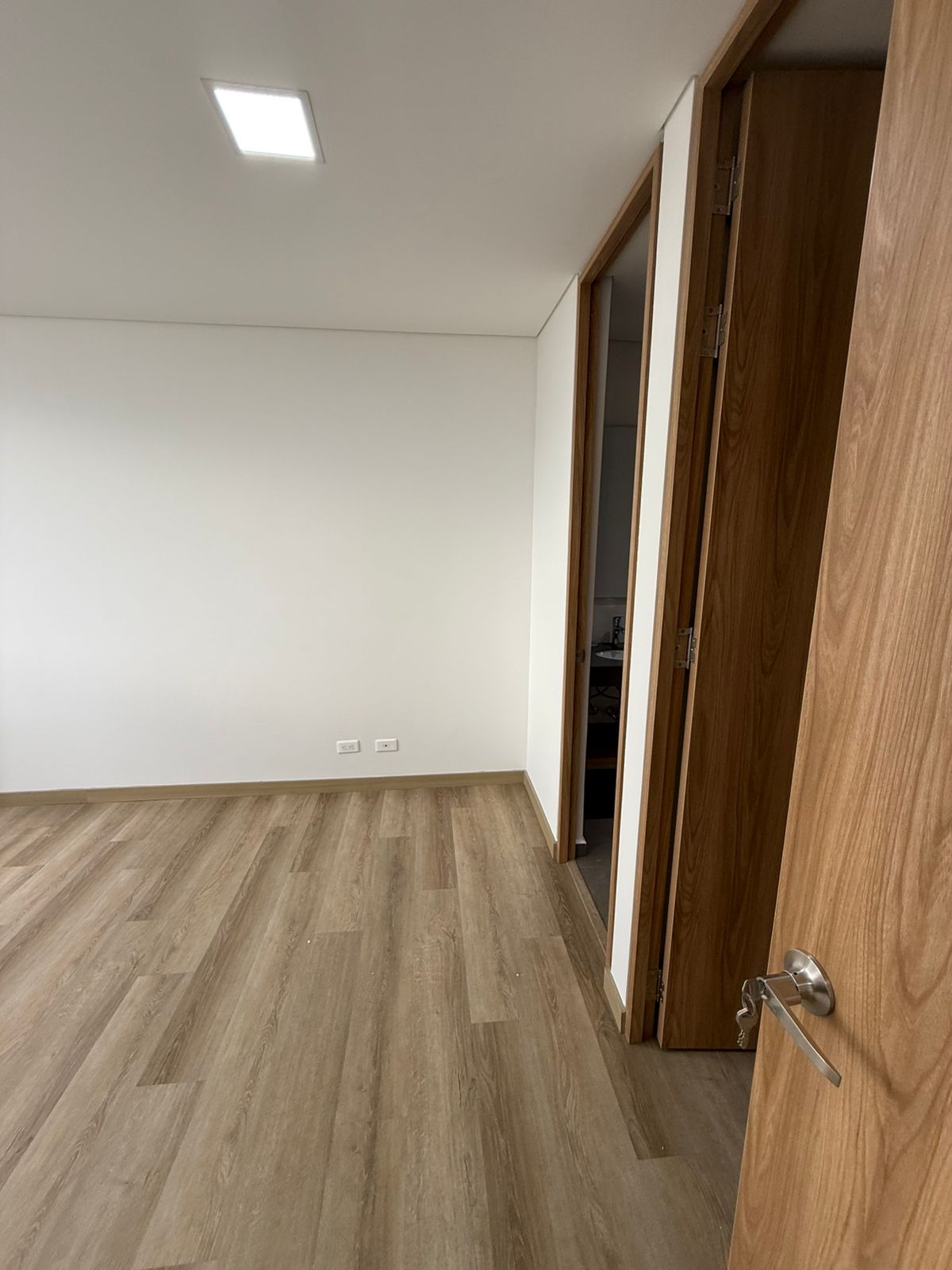Apartamento en venta para estrenar en Los Colores Medellin