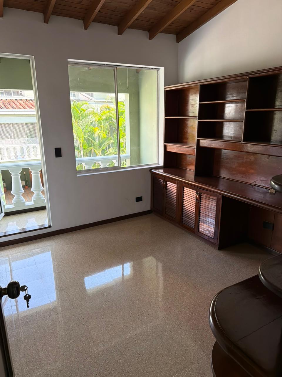 Casa para Arriendo  en Loma de los Bernal Medellín
