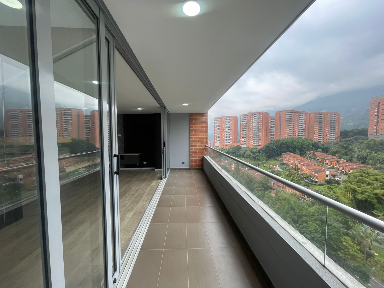 Apartamento para arriendo en Envigado Loma las brujas