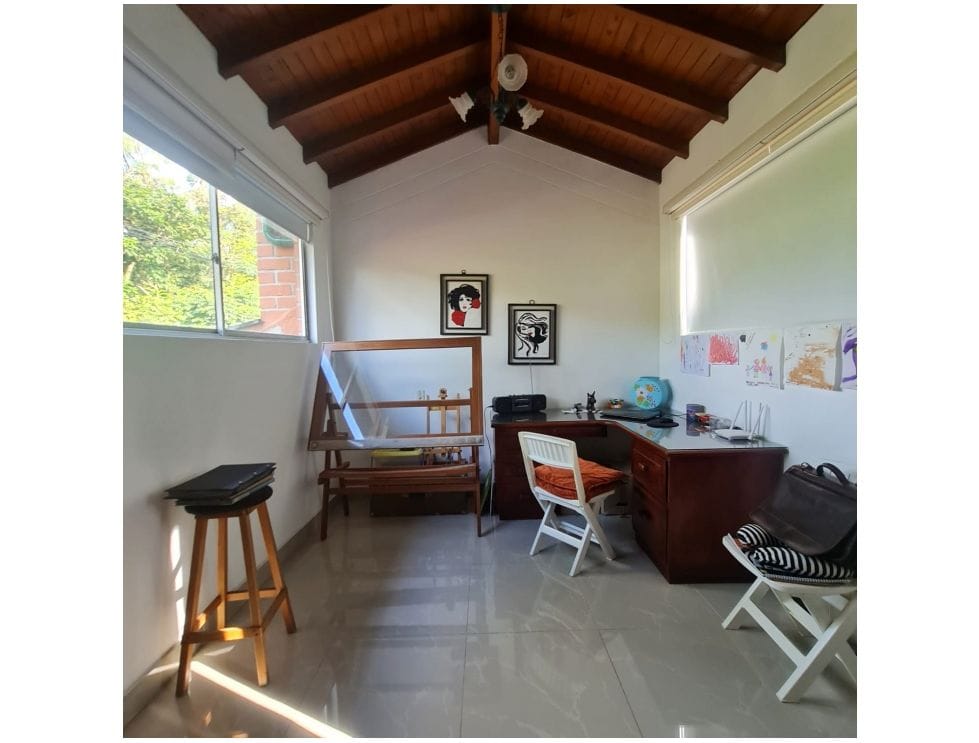 Casa para la venta en La Mota Medellin