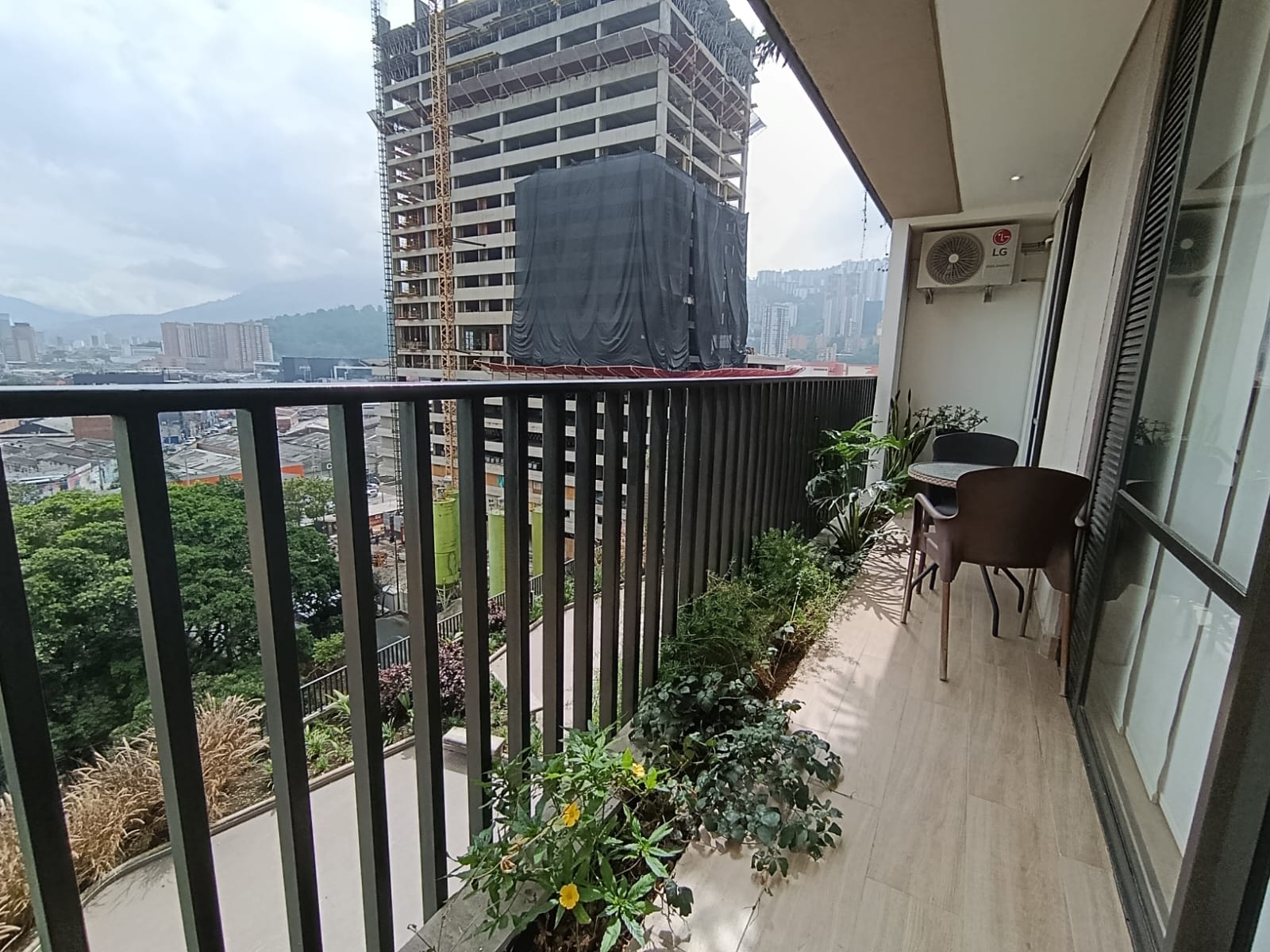 Apartaestudio amoblado para arriendo en Ciudad del Río El Poblado