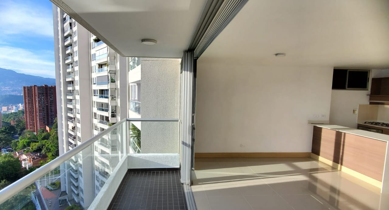 Apartamento para arriendo en El Poblado Loma del Indio