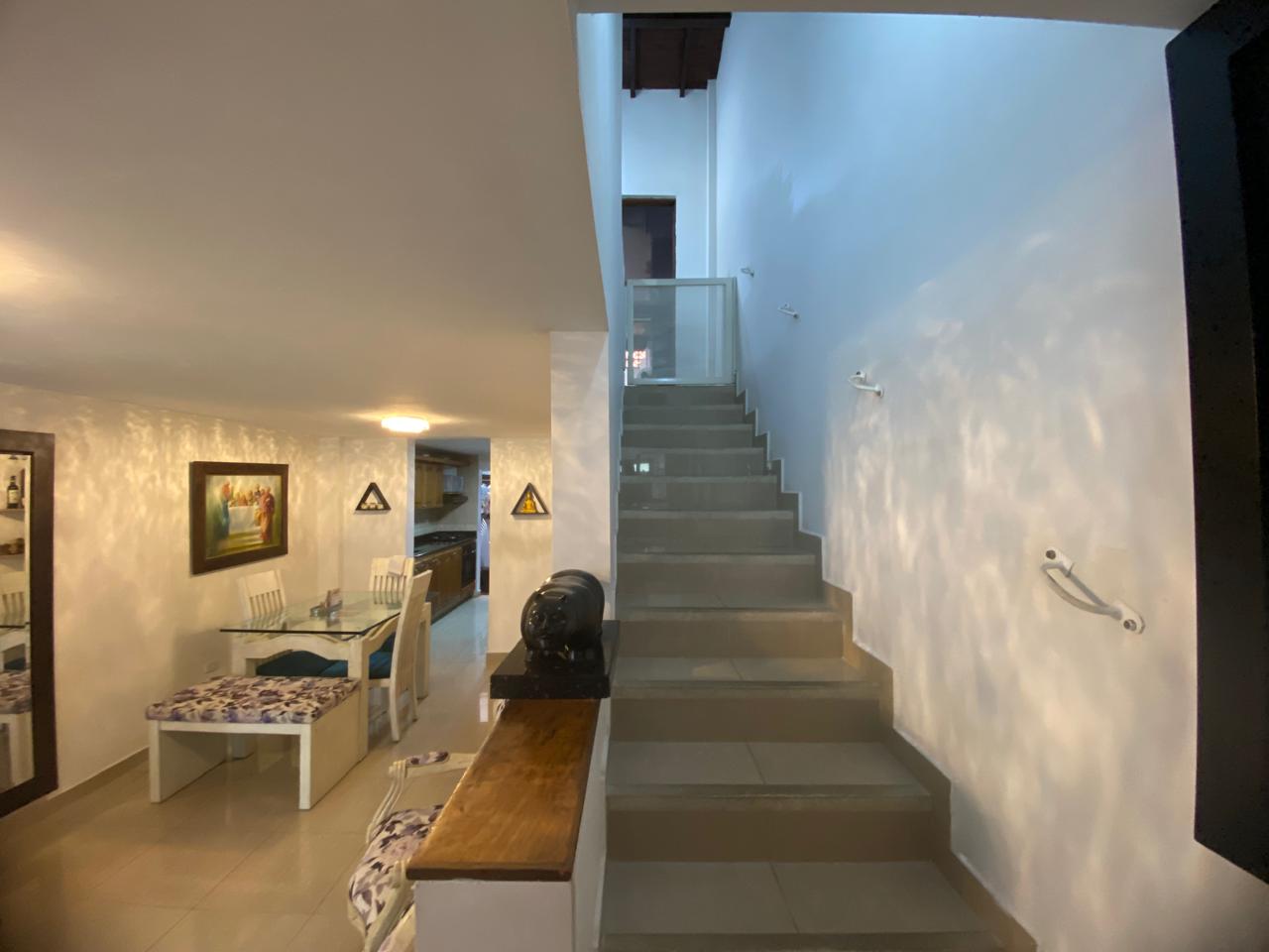 Casa de 2 niveles en venta en Envigado, El Dorado.