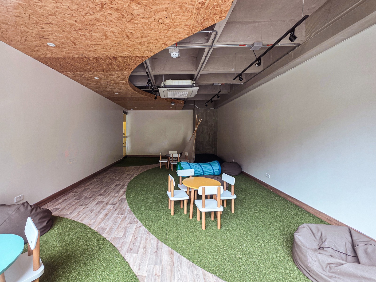 Apartaestudio amoblado para arriendo en Ciudad del Río El Poblado