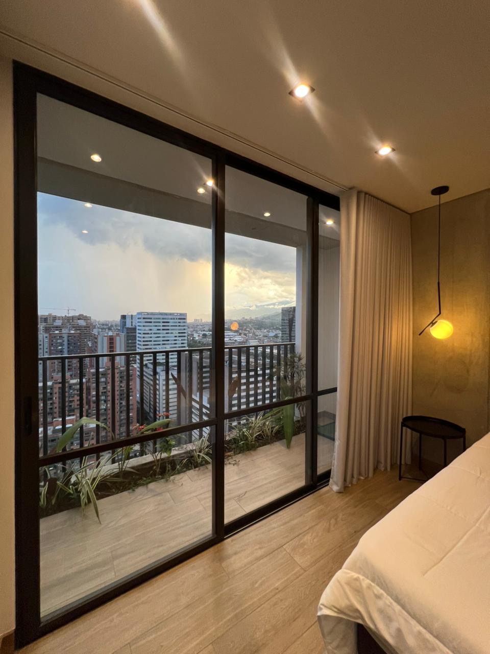 Apartamento amoblado para arriendo en Ciudad del Río El Poblado