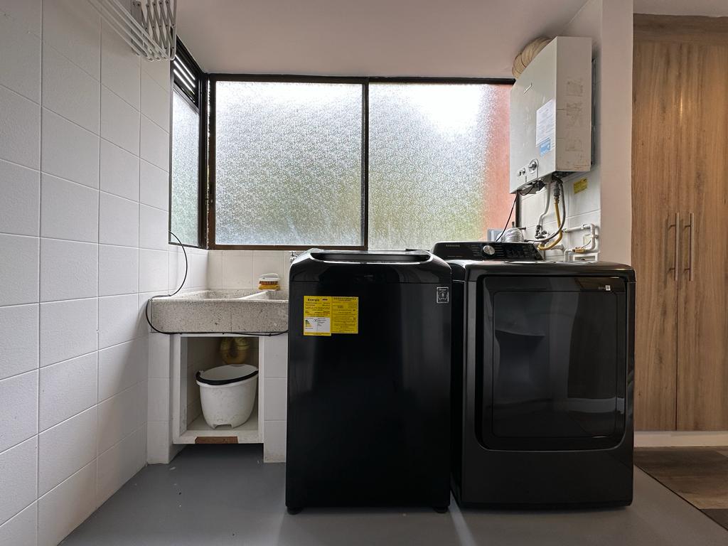 Apartamento en arriendo amoblado en Poblado Los Balsos Medellín